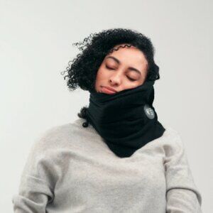 Trtl Travel Pillow (Black)